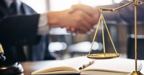 img-advogado-civel-empresarial